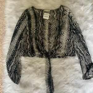 Long sleeve snake skin top